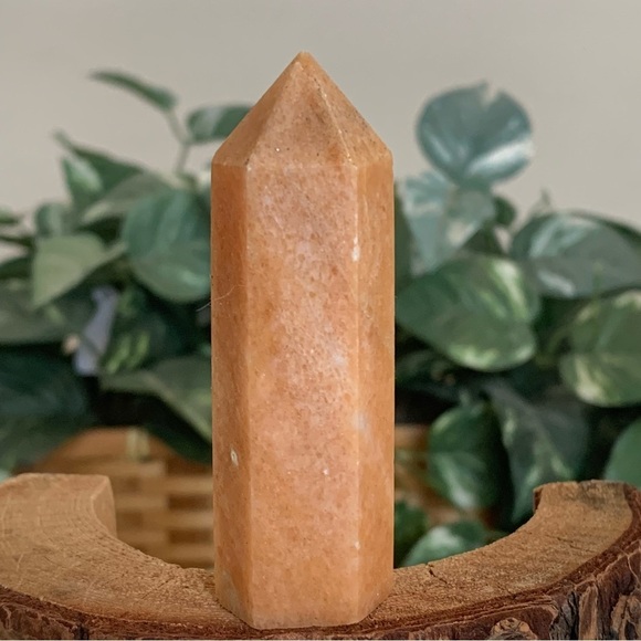Peach Aventurine Crystal Carved Tower Point Wand Orange Chakra Stone Rock 3" 72g - Picture 4 of 9